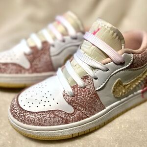 Air Jordan 1 Low GS "Paint Drip" sneakers in the Arctic Punch/Pale Vanilla/White